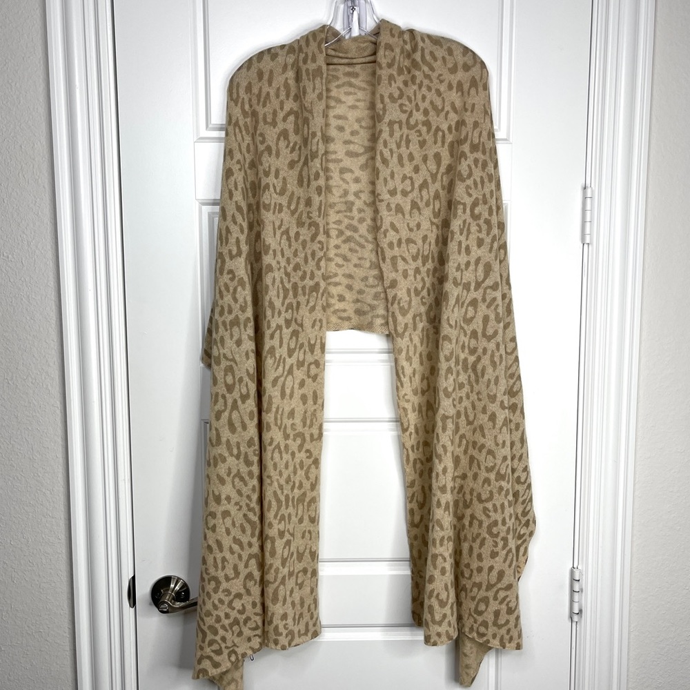 AMICALE 100% Cashmere NEW Leopard Animal Print Scarf Wrap NEW Oatmeal